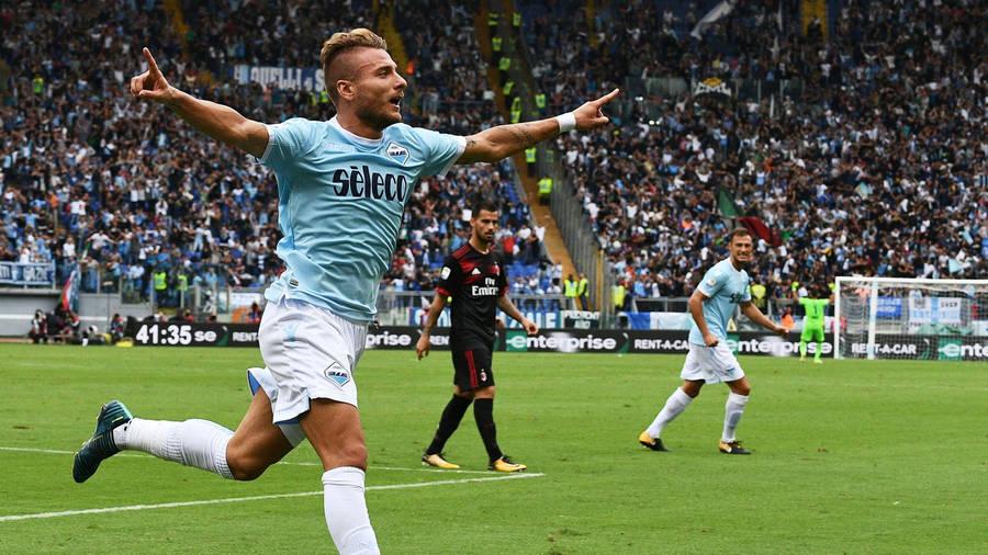 Ciro Immobile Sprinting In The Field Wallpaper