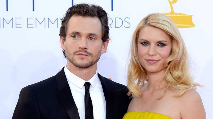 Claire Danes And Hugh Dancy In Emmys 2012 Wallpaper