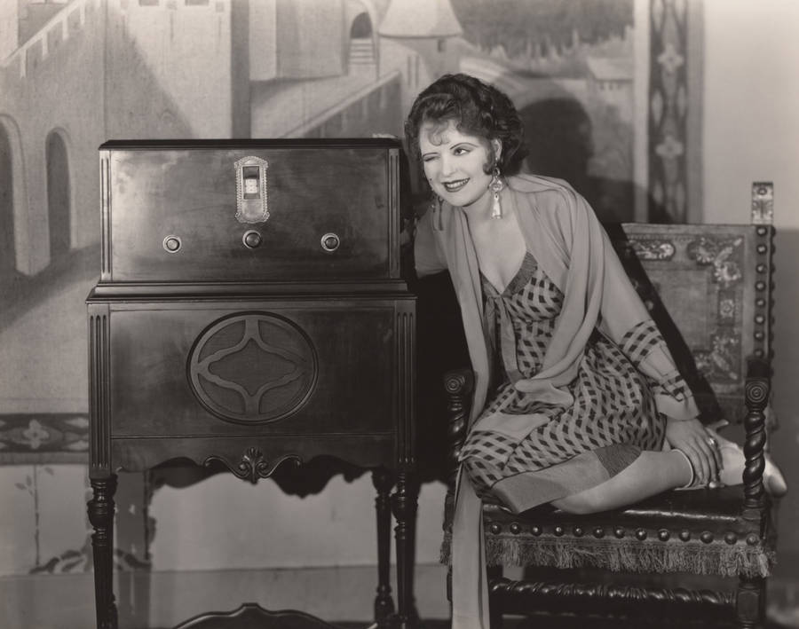 Clara Bow Vintage Cabinet Radio Wallpaper