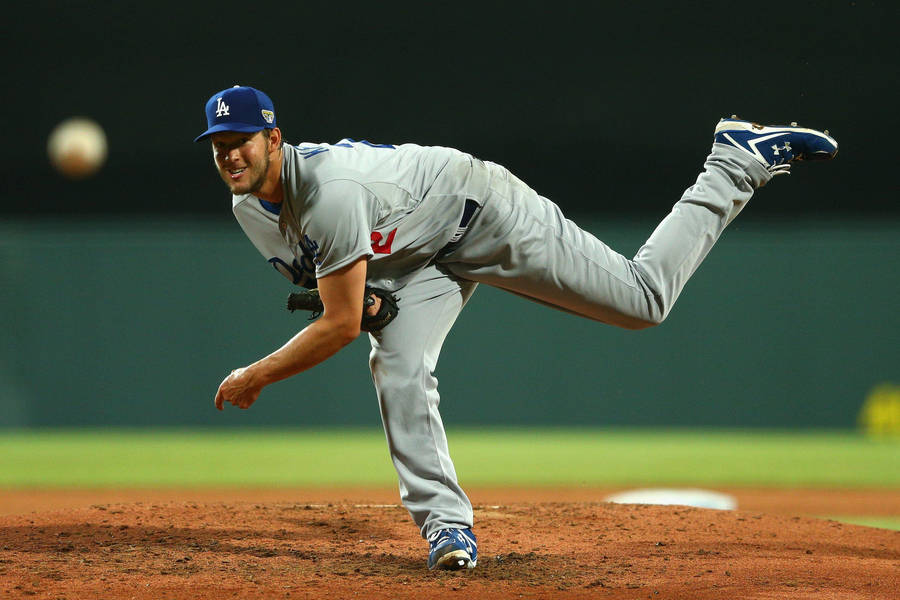 Clayton Kershaw Bent Forward Wallpaper