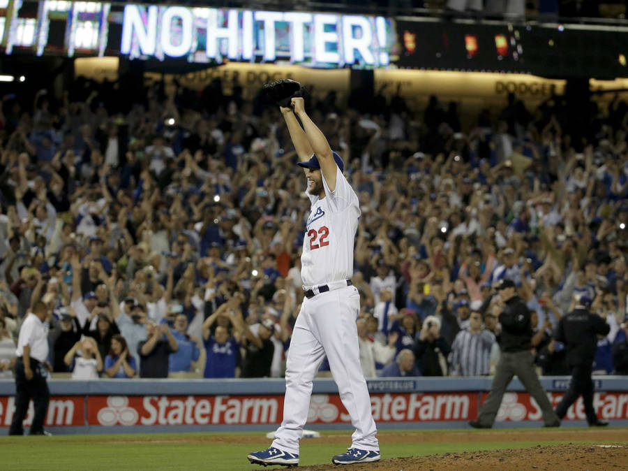 Clayton Kershaw Crowd Cheer Wallpaper