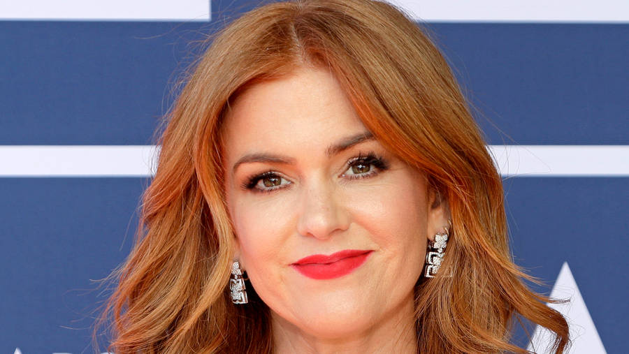 Close Up Australian Actress Isla Fisher At Oscars Wallpaper