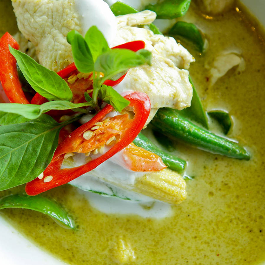 Close-up Shot Of Mouth-watering Green Thai Curry Wallpaper