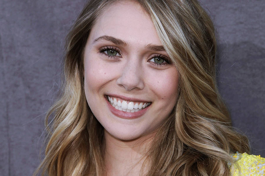 Close Up Young Elizabeth Olsen Wallpaper