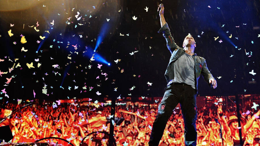 Coldplay Chris Martin Concert Confetti Wallpaper