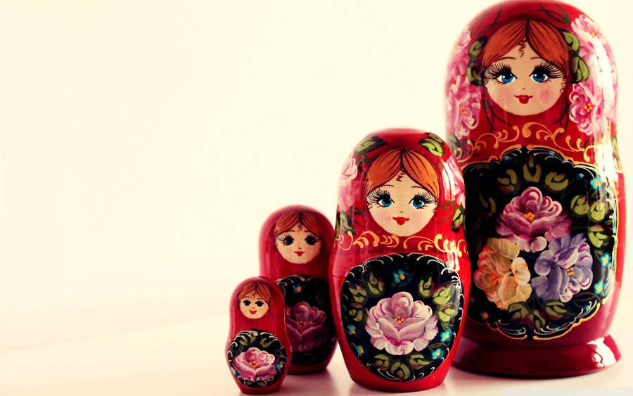 Colorful Traditional Russian Dolls Wallpaper