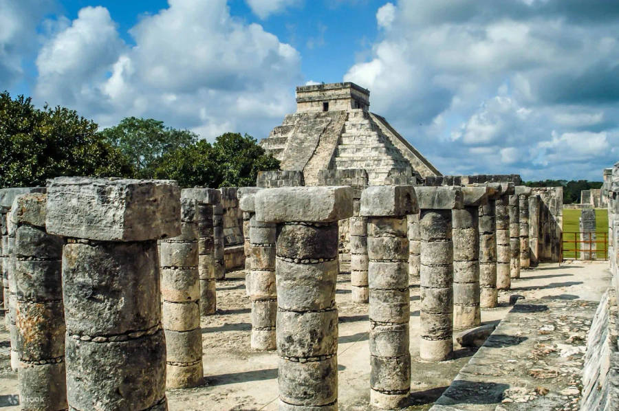 Columns In The Chichen Itza Wallpaper