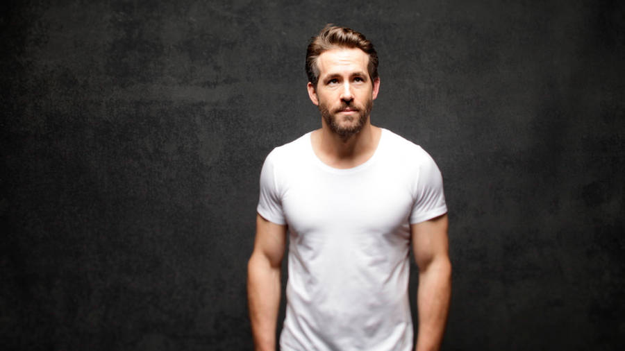 Comedian Ryan Reynolds White Shirt Wallpaper