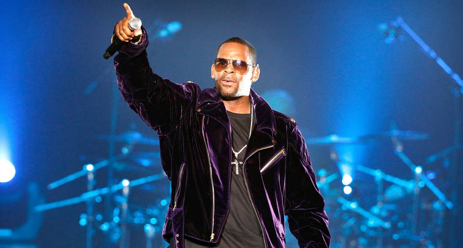 Concert Performance Of Singer R Kelly Wallpaper