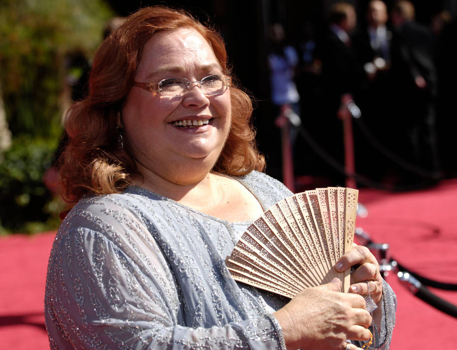 Conchata Ferrell At The 59th Prime Time Emmy Awards Wallpaper