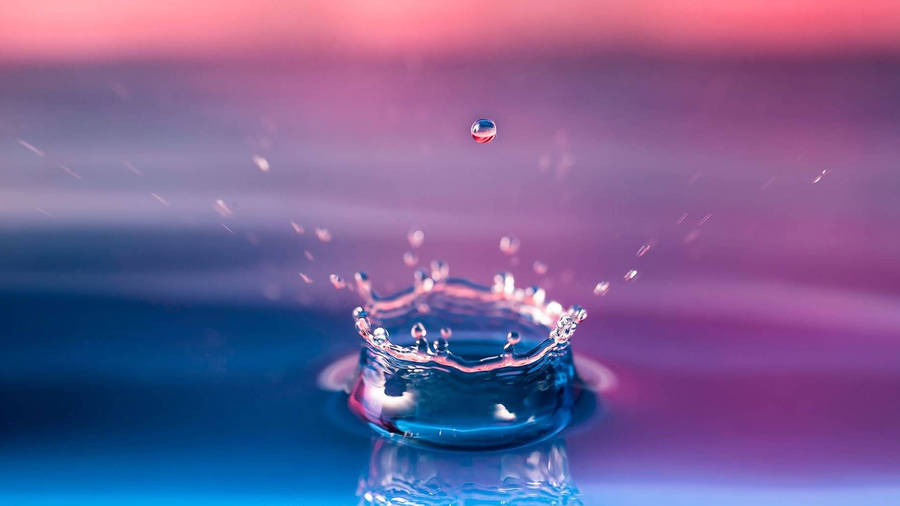 Cool 3d Water Droplet With Splash Wallpaper