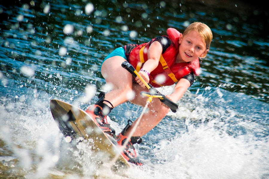 Cool Girl Wakeboarding Stance Wallpaper