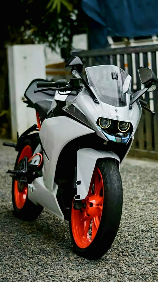 Cool White Ktm Rc 200 Wallpaper