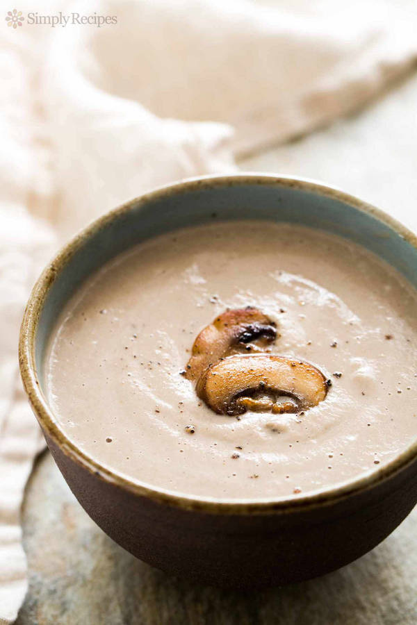 Creamy Bowl Of Mushroom Soup Wallpaper