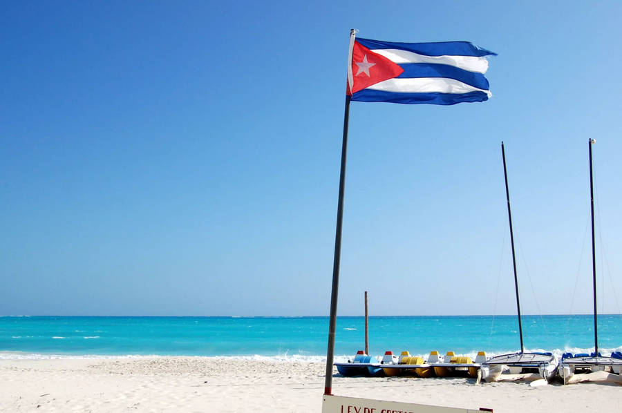 Cuban Flag On Pole Wallpaper