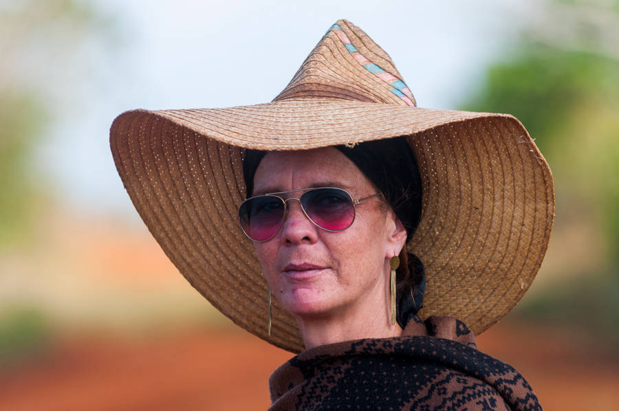 Cuban Lady Focus Shot Wallpaper