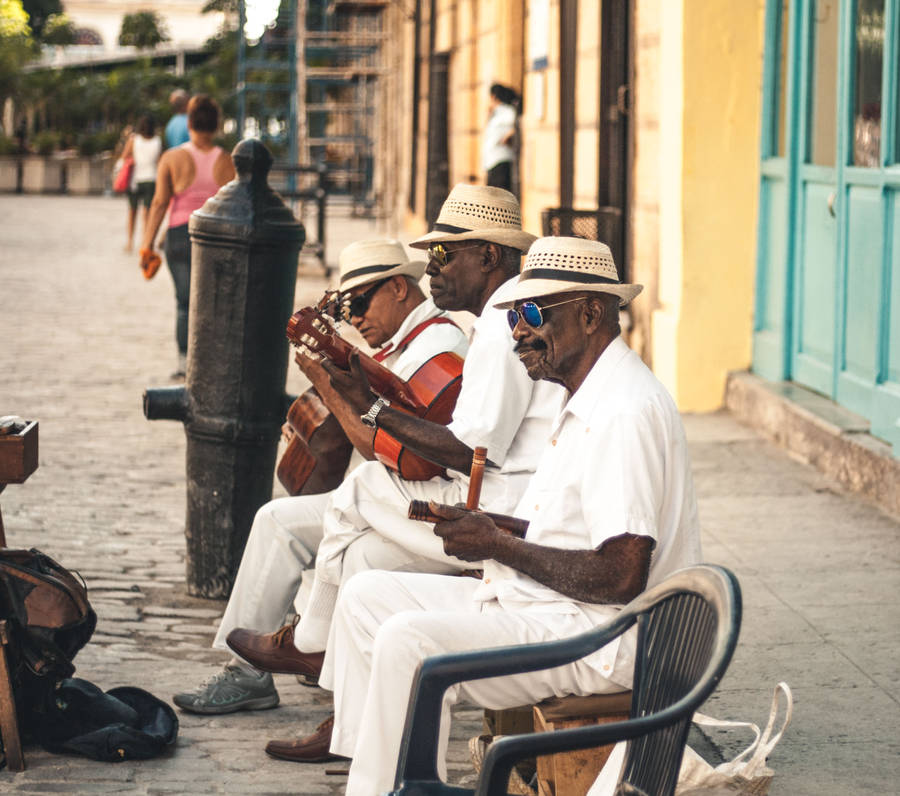 Cuban Men With Guitars Wallpaper