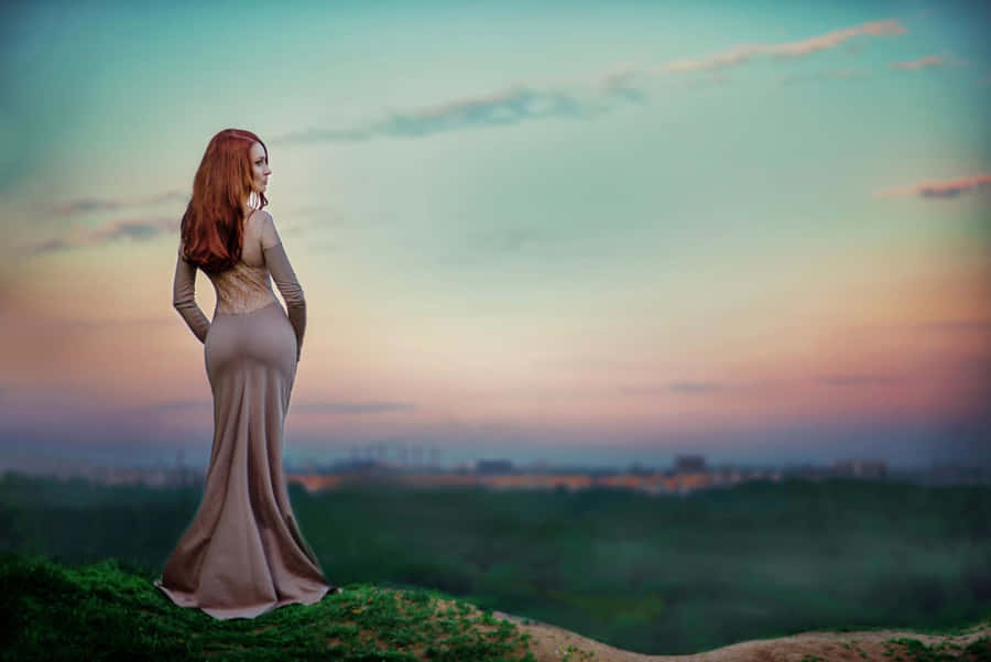 Curvy Woman With Beautiful Sky View Wallpaper