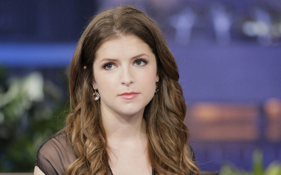 Cute Brunette Actress Anna Kendrick Wallpaper