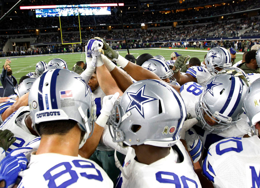 Dallas Cowboys Team Huddle Wallpaper