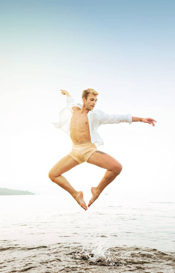 Dance Pose Male Ballet Dancer Beach Wallpaper