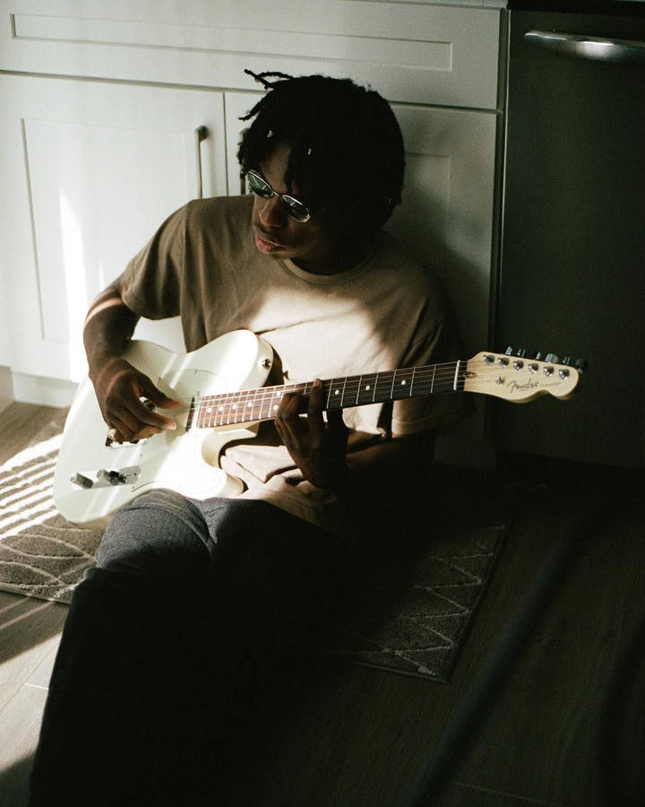 Daniel Caesar Guitar Aesthetic Wallpaper