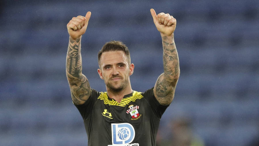 Danny Ings Two Thumbs Up Wallpaper