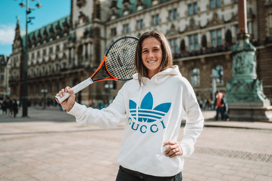 Daria Kasatkina Sporting A Hoodie In A Relaxed Pose Wallpaper