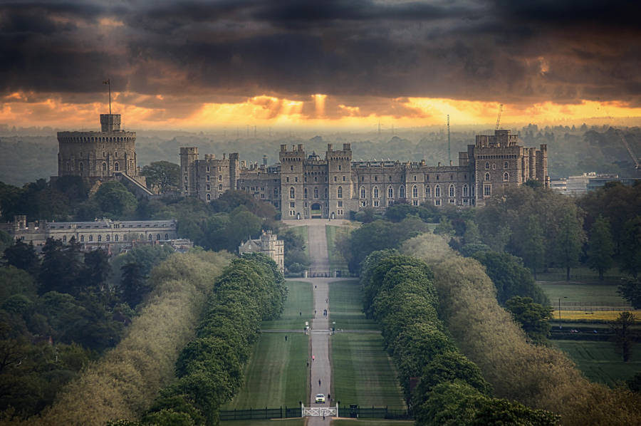 Dark Aesthetic Sunset Windsor Castle Wallpaper