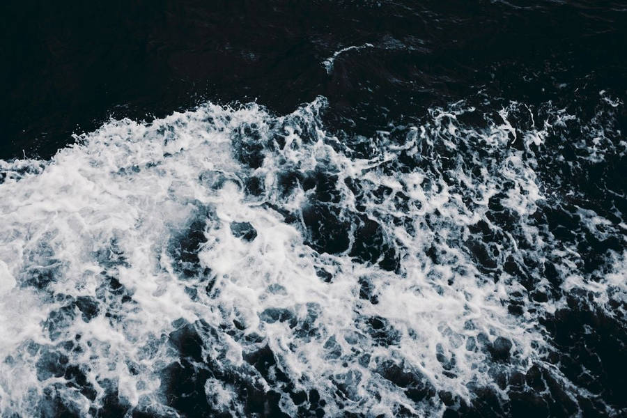 Dark Ocean Waves Macbook Pro Aesthetic Wallpaper