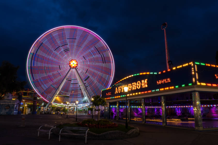 Dark Theme Carnival Ferris Wheel Wallpaper