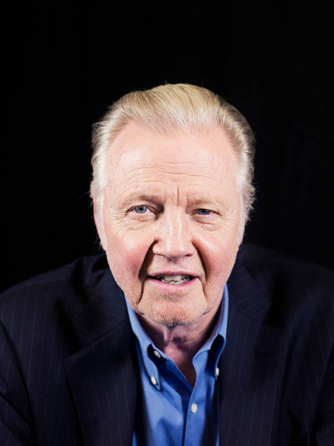 Dashing Jon Voight Wallpaper