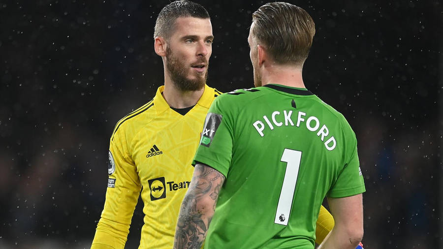 David De Gea Facing Jordan Pickford Wallpaper