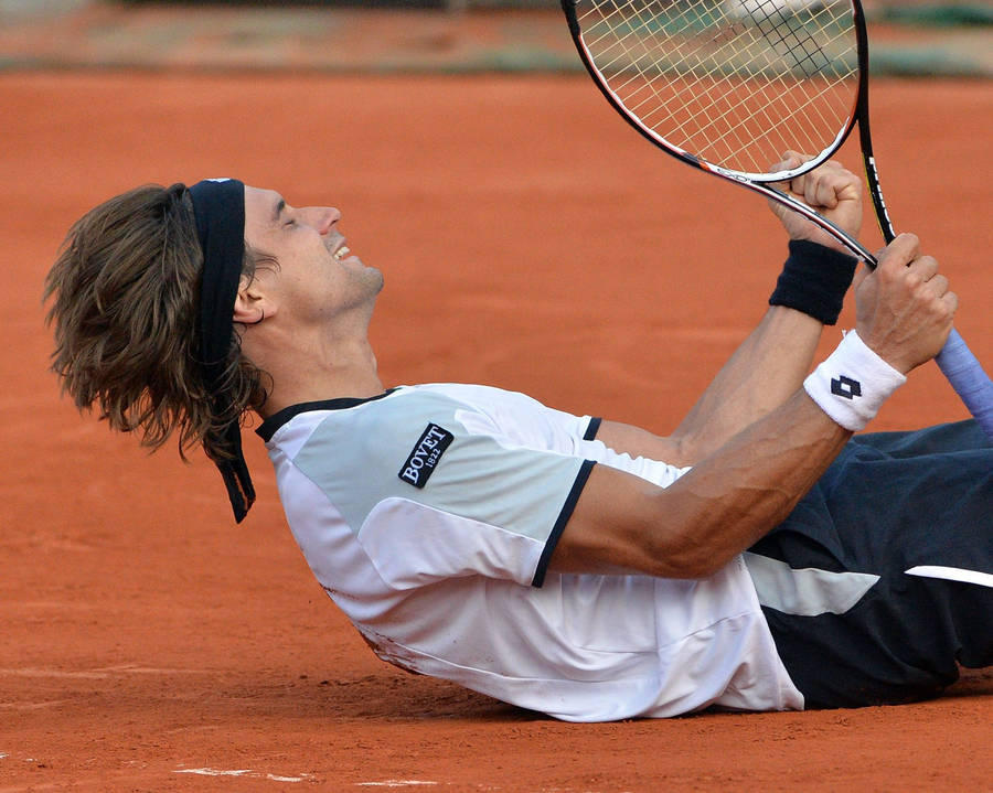 David Ferrer Lying On Court Wallpaper