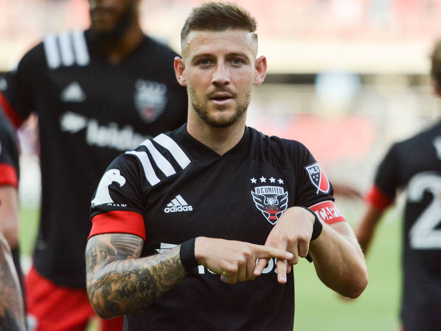 Dc United Paul Arriola Hashtag Fingers Sign Wallpaper