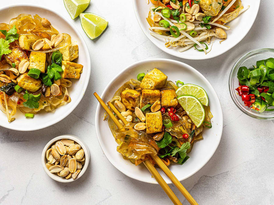 Delectable Pad Thai With Tofu And Chilies Wallpaper