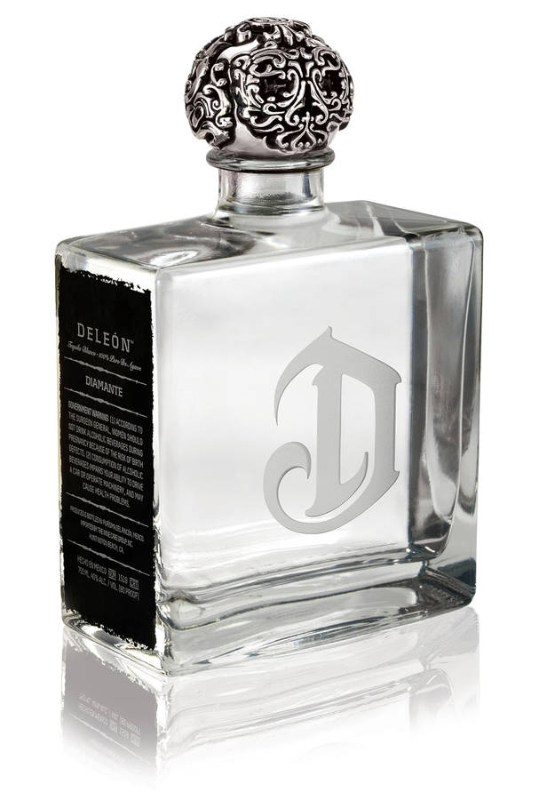 Deleón Tequila Diamante Bottle Wallpaper