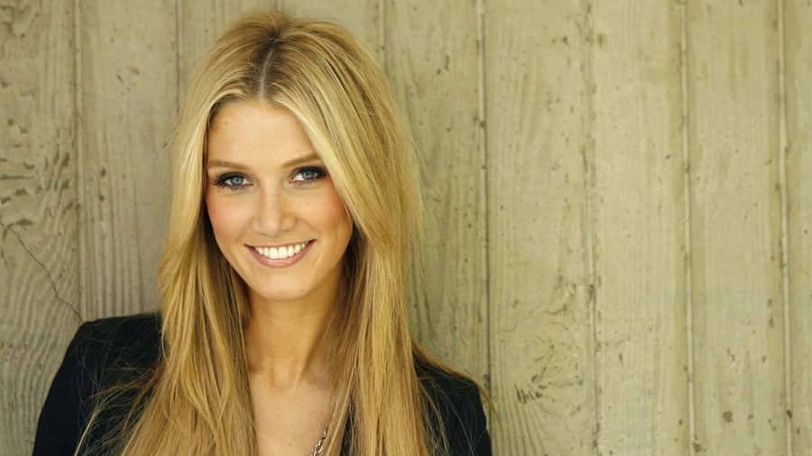 Delta Goodrem Smiling Portrait Wallpaper