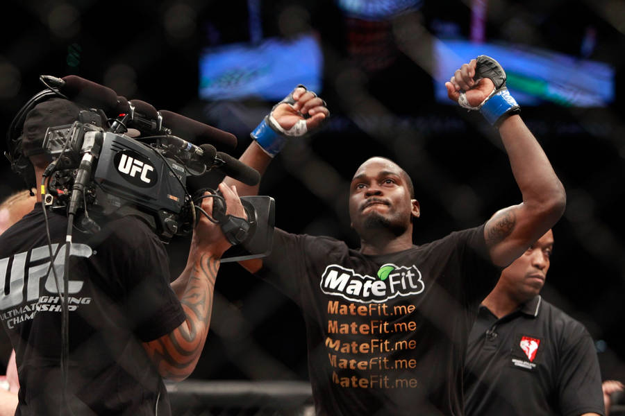 Derek Brunson, The Mixed Martial Arts Master, In Intense Action Wallpaper