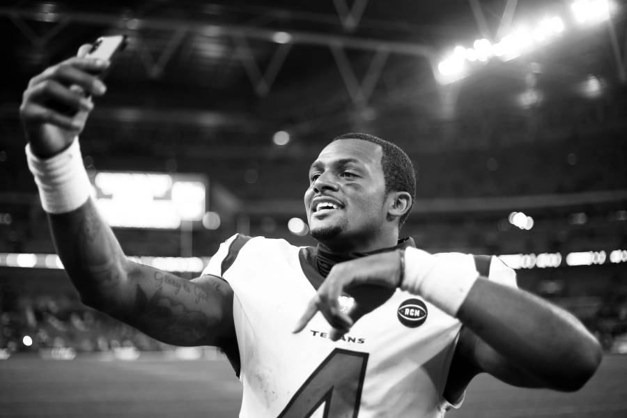 Deshaun Watson Monochrome Selfie Wallpaper