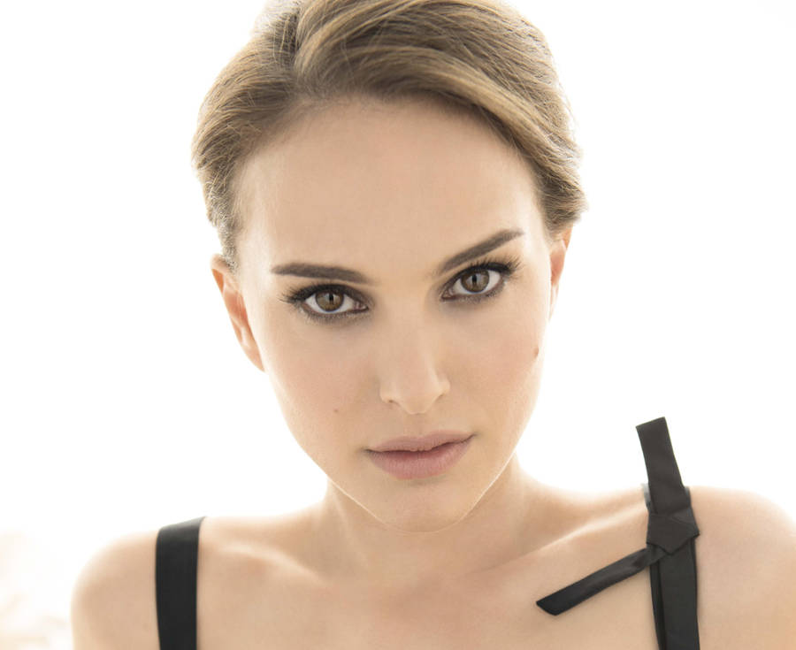 Detailed Image Of Natalie Portman Wallpaper