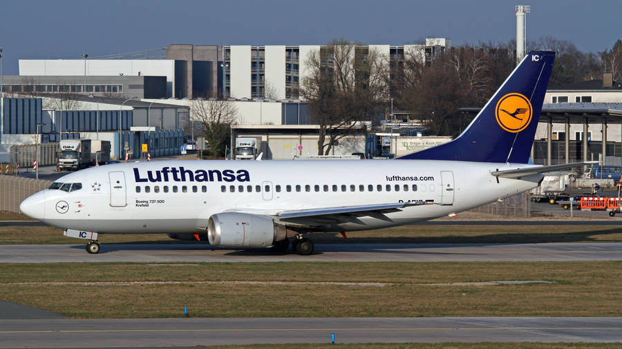 Deutsche Lufthansa Plane In Action On The Runway Wallpaper