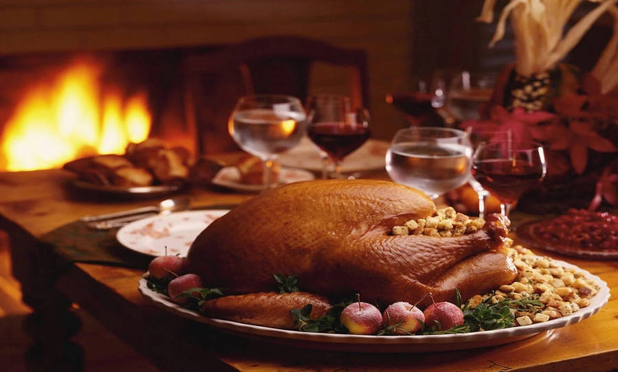 Dinner With Delectable Roasted Turkey Wallpaper