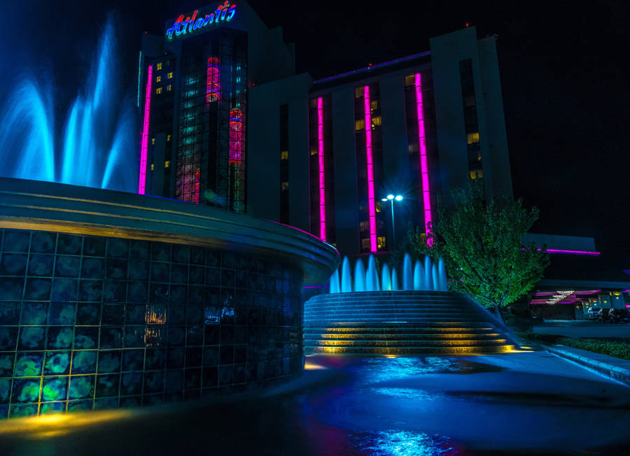 Discover Luxury And Excitement At Atlantis Casino Resort In Reno Wallpaper