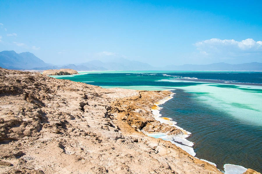 Djibouti Lac 'assal Under Blue Sky Wallpaper