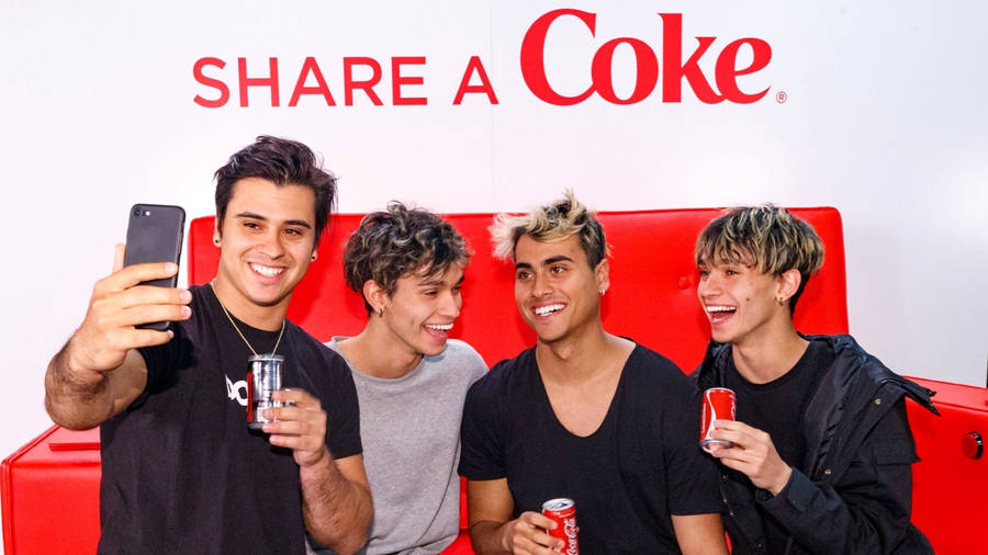 Dobre Brothers At Coke Event 2018 Wallpaper