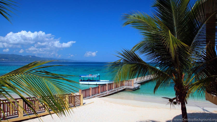 Doctor's Cave Beach In Montego Bay Wallpaper