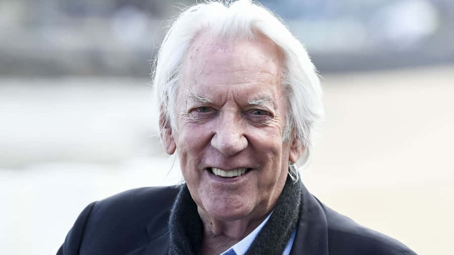 Donald Sutherland Smiling Portrait Wallpaper