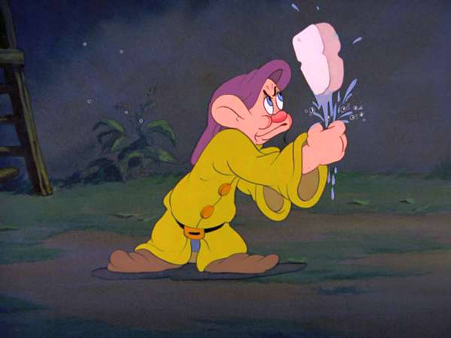 Dopey Dwarf Catching Soap Wallpaper