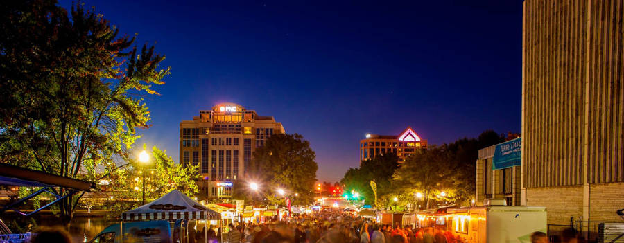 Downtown Huntsville Alabama At Night Wallpaper